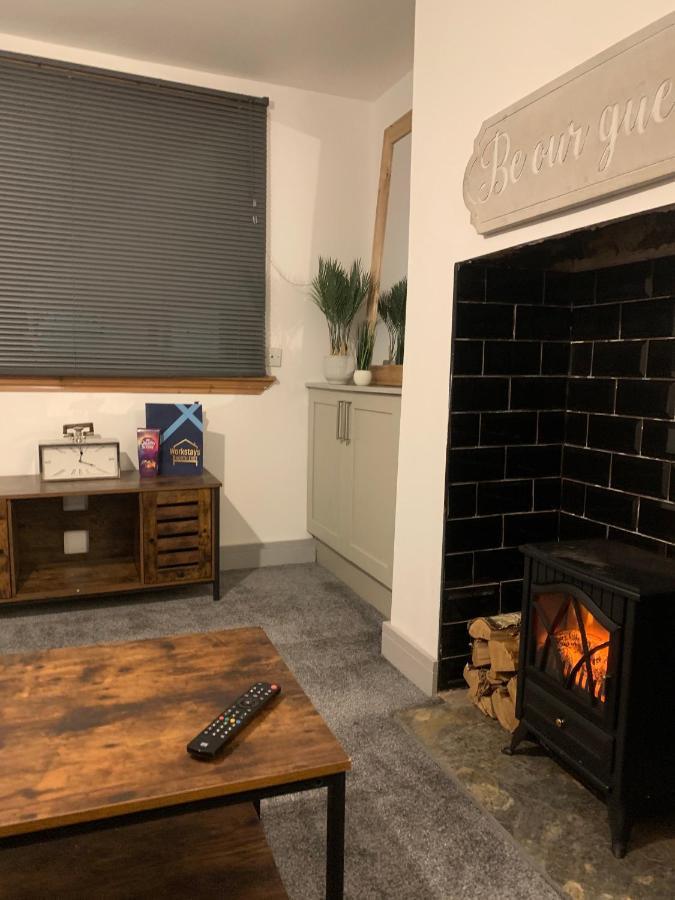 Cosy Cottage In Redcar - Workstays Uk Wilton  Екстер'єр фото